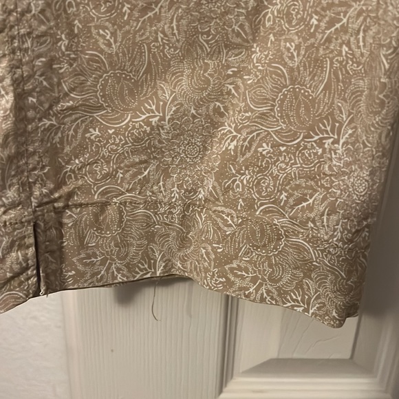 Summer fun capris. Size 14. Tan and white flower design. Legs are mid shin - Picture 3 of 4